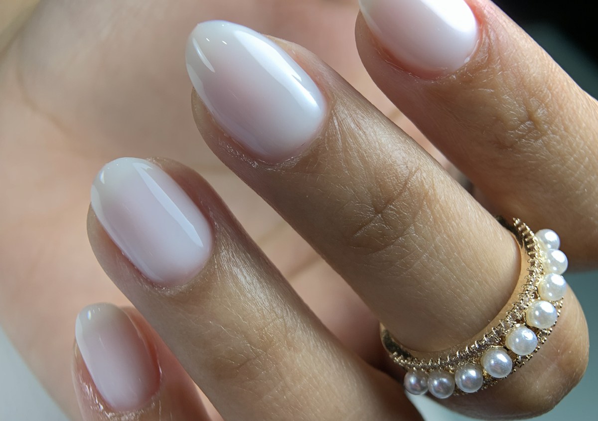 RETOQUE DE ACRÍLICO EN UÑAS CORTAS