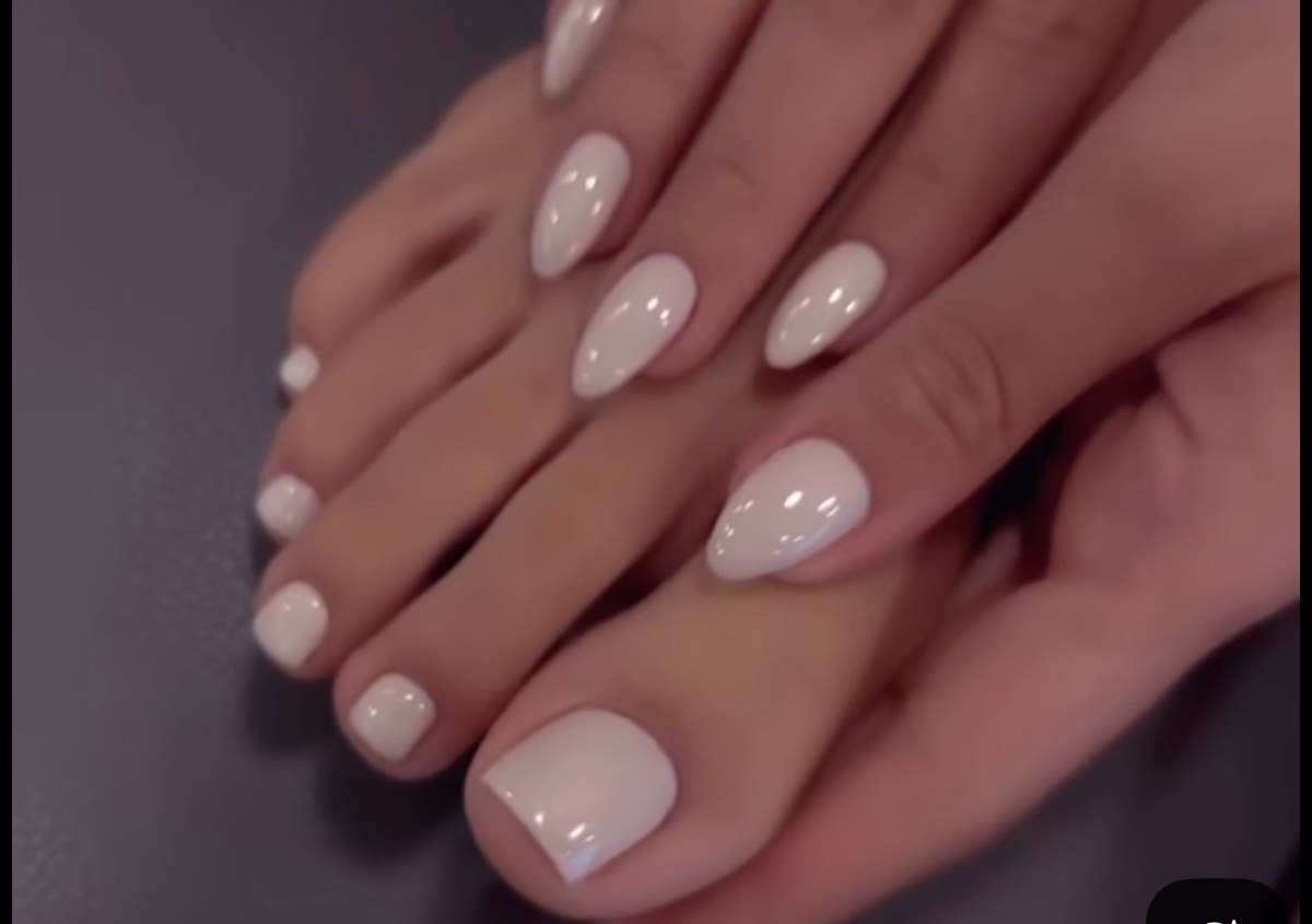 MANICURA + PEDICURA COMPLETA