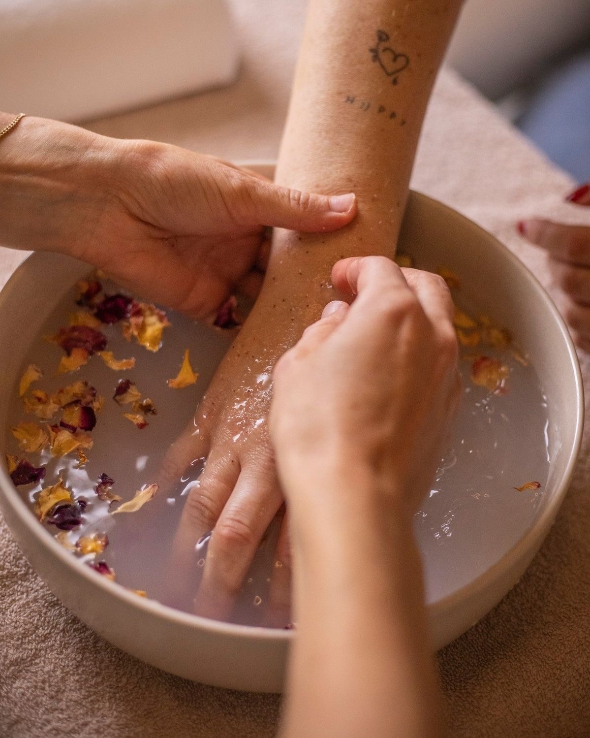 Luxury Nails Spa